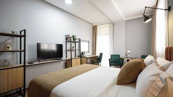 Quarto casal premium | Roupas de cama premium, frigobar, cofres nos quartos