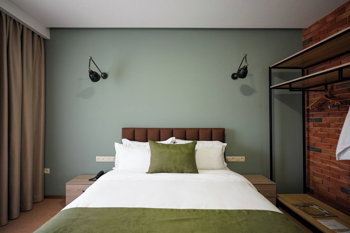 Habitación doble estándar | Ropa de cama de alta calidad y minibar 