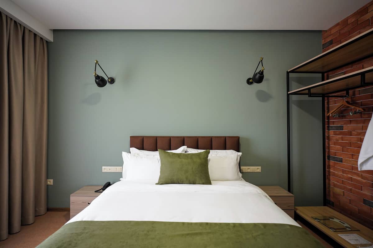 Standard Double Room | 2 bilik tidur, peralatan tempat tidur premium, bar mini