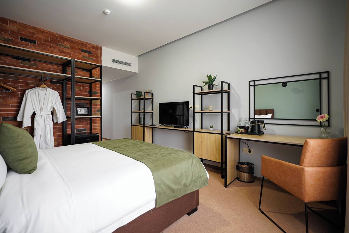 Ropa de cama de alta calidad y minibar 