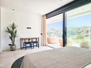 4 bedrooms, iron/ironing board, travel cot, free WiFi