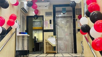 Pintu masuk properti