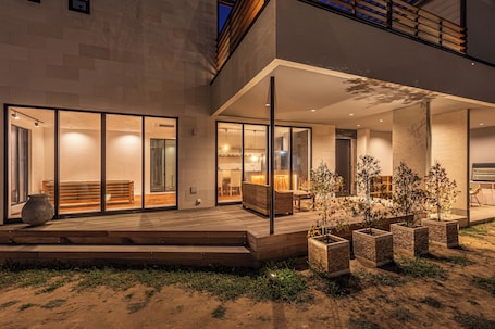 Building design. Innosense Resort -In Chiba Resol-