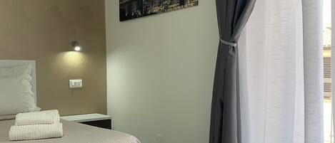 Chambre Deluxe | Coffres-forts dans les chambres, bureau