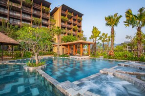 Outdoor pool - Mandala Retreats Kim Bôi (Kim Boi)
