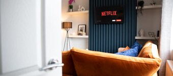 Modern 3 bed, home from home with free parking