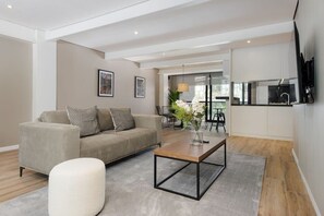 Living area - w* | Cozy-modern 2BR with Balcony in Condesa (Ciudad de México)