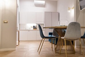 Condo Superior | Khu phòng khách | Smart TV, Netflix, các kênh phim chiếu ra mắt, dịch vụ stream 