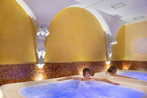 Salas de tratamiento para parejas, baño turco/hammam, hidroterapia