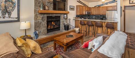 TV, fireplace