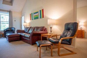 Fernseher, Kamin, Arbeitsbereiche