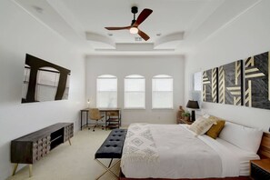 5 bedrooms, desk, iron/ironing board, travel crib