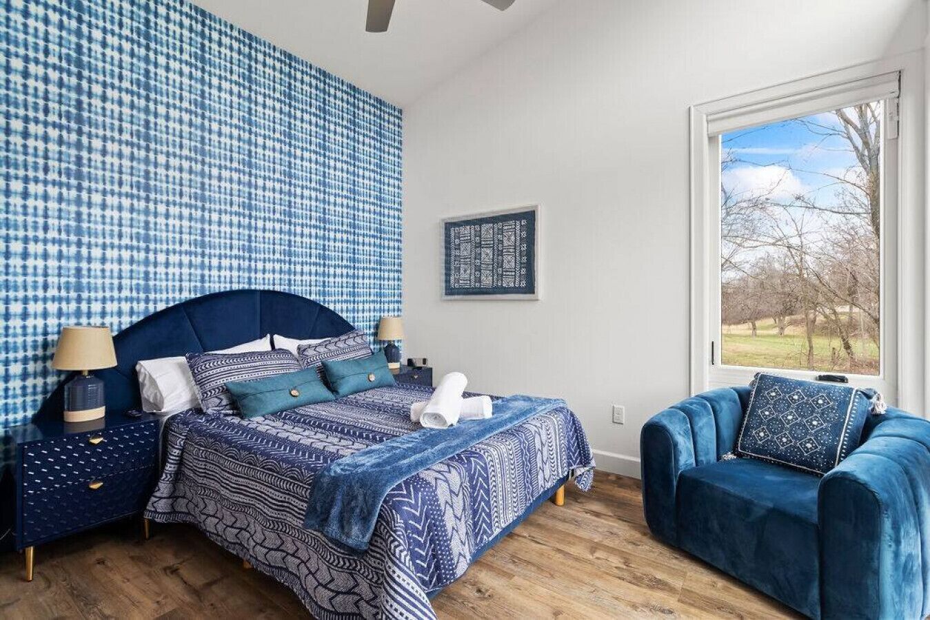 3 bedrooms, desk, iron/ironing board, travel cot