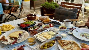 Desayuno completo incluido todos los días
