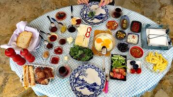 Free daily full breakfast