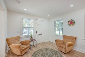 Interior - Cozy Park Circle Retreat with Deck & Modern Amenities, Close to Charleston (North Charleston)