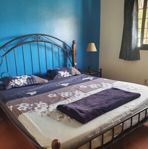 2 bedrooms, in-room safe, iron/ironing board, free WiFi