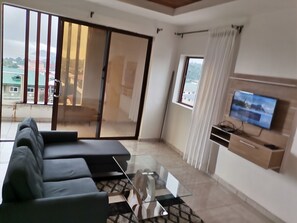 智能电视、办公室