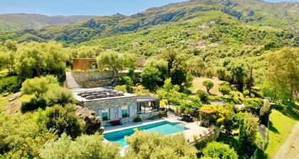 Logement 2 chambres, terrasse privée & piscine proche Saint-Florent-les Agriates