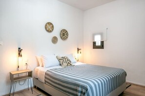 3 bedrooms, iron/ironing board, travel crib, WiFi