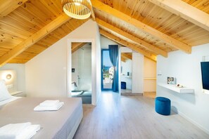 3 bedrooms, travel crib, internet, bed sheets