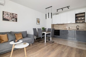 TV - Jerozolimska 2A | Cozy Apartment | Parking (Kraków)