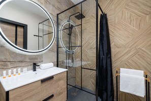 Shower, soap, shampoo - Jerozolimska 2A | Cozy Apartment | Parking (Kraków)