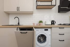 Réfrigérateur, four, plaque de cuisson, lave-vaisselle