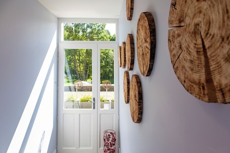 Interior. La Bâtisse L'arbre Gris