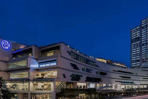 Shopping mall