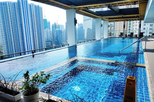 Rooftop pool