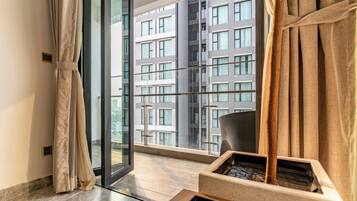 Apartament urbà | 3 dormitoris, planxa i posts de planxar, wifi gratuïta i roba de llit