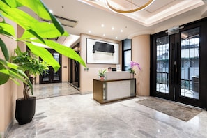 Concierge desk