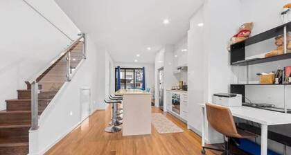 3BR Pure Luxury & Elegant holiday home in Latrobe