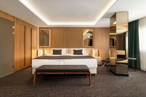 Premium bedding, minibar, in-room safe, desk - FT Lotus Thermal Hotel&Spa, Trademark Collection By Wyndham (Menemen)