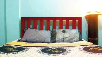 6 bedrooms, WiFi, bed sheets