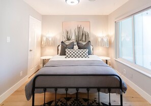 3 間睡房、書桌、Wi-Fi、床單