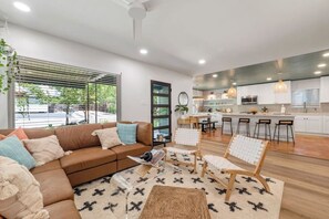 TV - SoCo BoHo Bungalow | Main House (Austin)