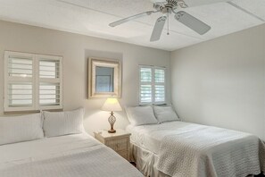 2 bedrooms, iron/ironing board, free WiFi, bed sheets - Where Sea Meets Sky: Oceanfront Retreat (Fernandina Beach)