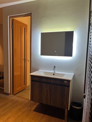 Habitación doble superior | Baño | Pantuflas 