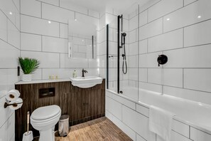 Deluxe Apartment, 1 Bedroom, Non Smoking, Kitchenette | Bathroom - Wembley Park Apartments (Wembley)