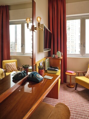 Roupas de cama premium, edredons de pluma, cofres nos quartos