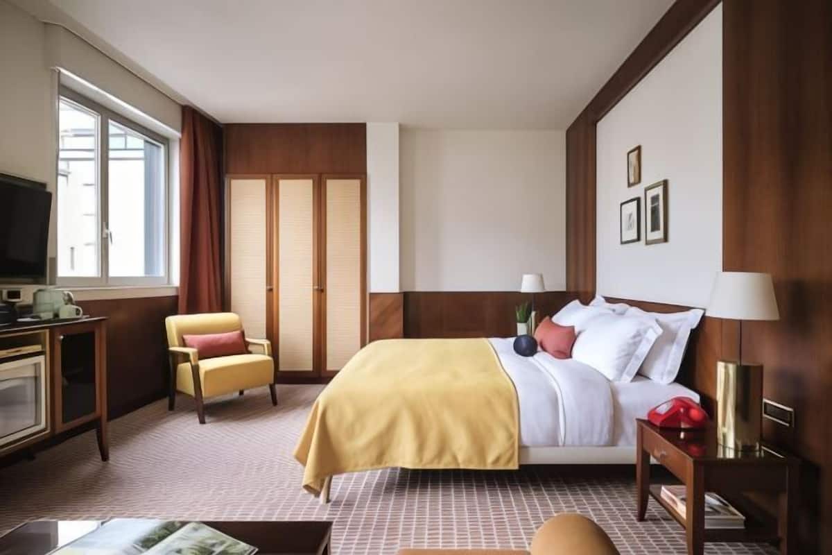 1 bedroom, premium bedding, down duvets, in-room safe