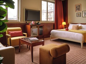 Premium Room, 1 King Bed | Premium bedding, down comforters, in-room safe, desk - Max Brown Hotel Missori, part of Sircle Collection (Milan)