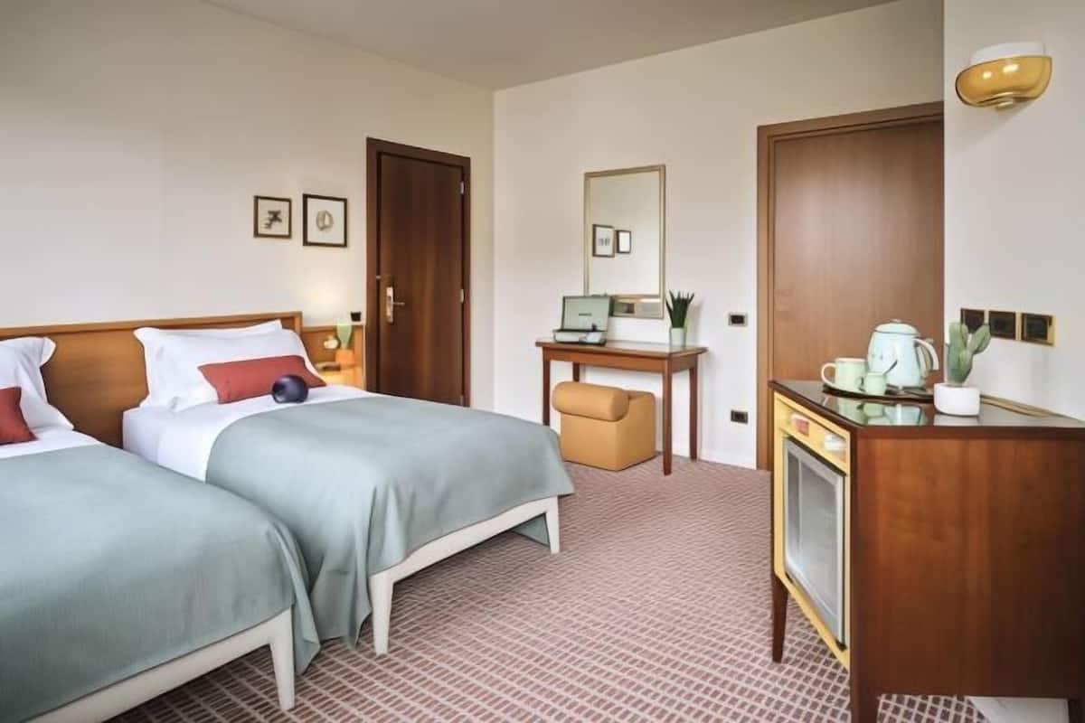 1 bedroom, premium bedding, down duvets, in-room safe