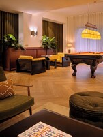 Lobi dinlenme salonu