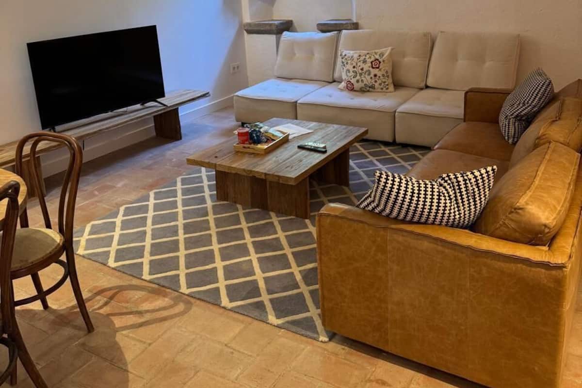 Family Studio Suite, 2 Queen Beds, Pets Allowed | Living area | Smart TV