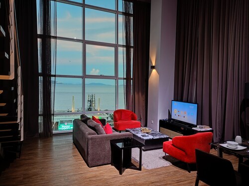 Urbano Luxury Homestay 