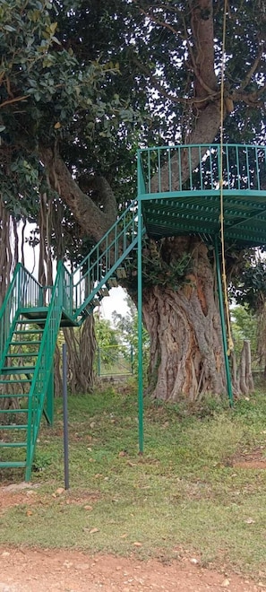 Zona de juegos infantil al aire libre