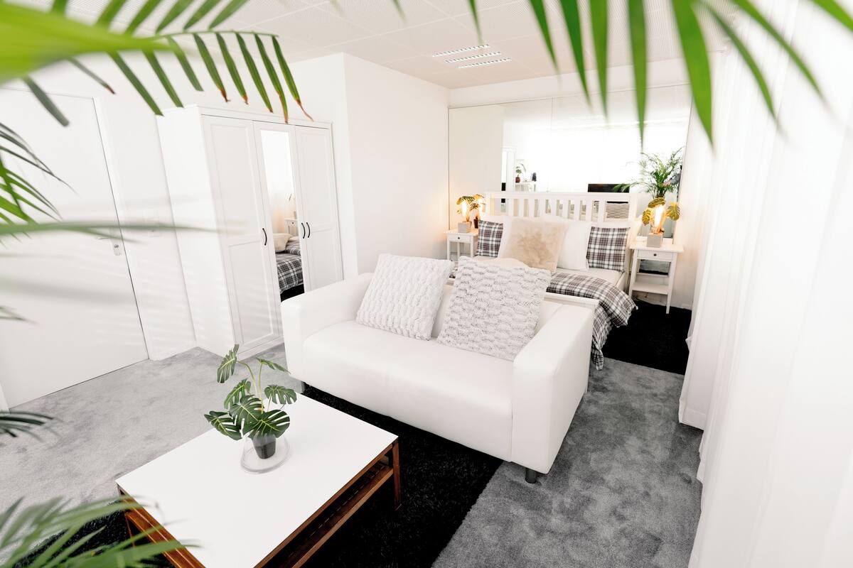 Habitació Comfort | Sala d'estar | Televisor de pantalla plana de 111 cm amb canals digitals i Netflix